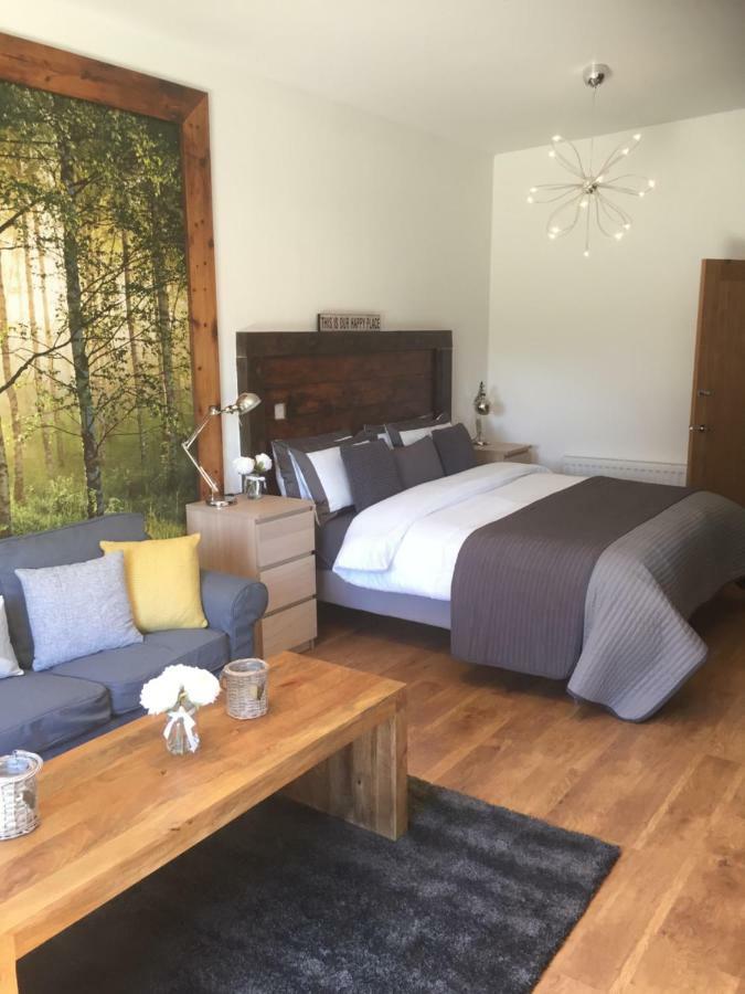 Willow Court Farm Studio South & Petting Farm, 8 Mins From Legoland & Windsor, 15 Mins From Lapland Uk Extérieur photo