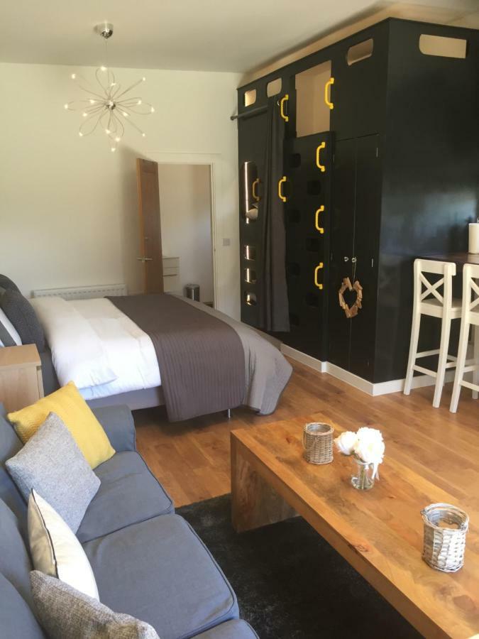 Willow Court Farm Studio South & Petting Farm, 8 Mins From Legoland & Windsor, 15 Mins From Lapland Uk Extérieur photo