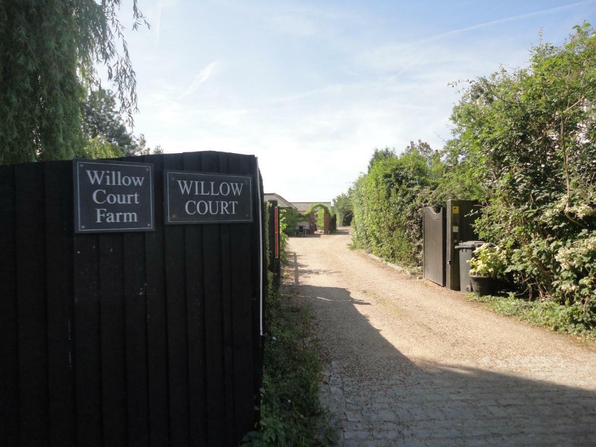 Willow Court Farm Studio South & Petting Farm, 8 Mins From Legoland & Windsor, 15 Mins From Lapland Uk Extérieur photo
